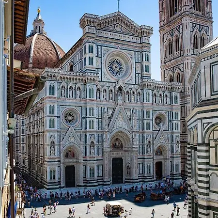 Unique Gem In Piazza Duomo 아파트