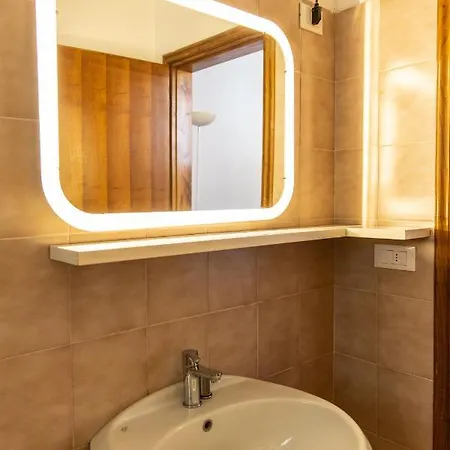 Unique Gem In Piazza Duomo 아파트