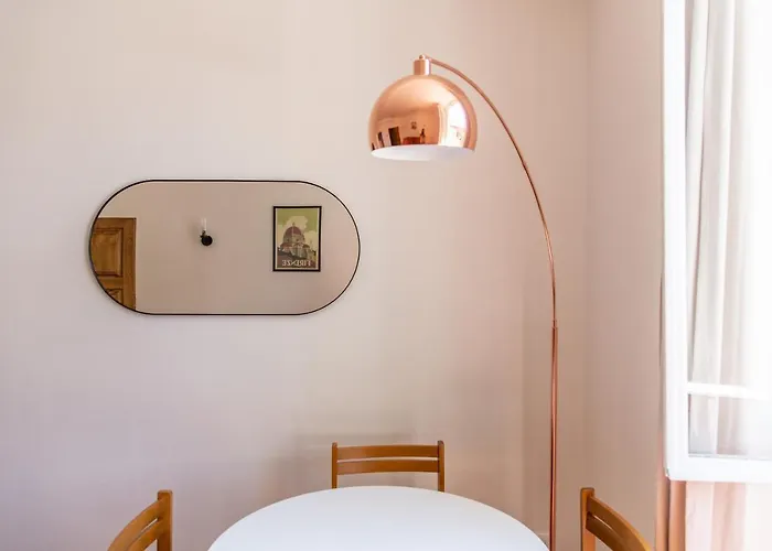 Unique Gem In Piazza Duomo Floransa